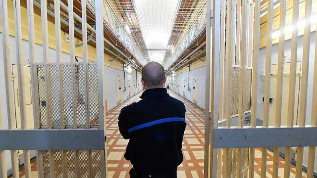 blocage-de-prisons-un-surveillant-raconte-son-quotidien
