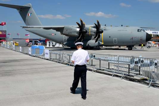 FRANCE-TRANSPORT-AVIATION-AIRSHOW-AIRBUS-A400M