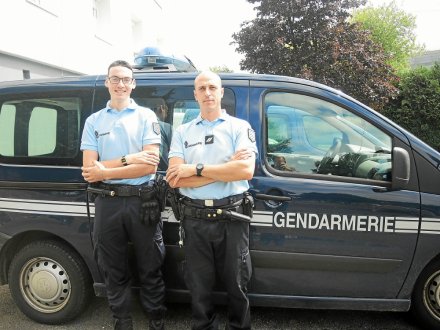 le-gendarme-adjoint-donovan-perou-et-le-marechal-des_4114691_440x330p