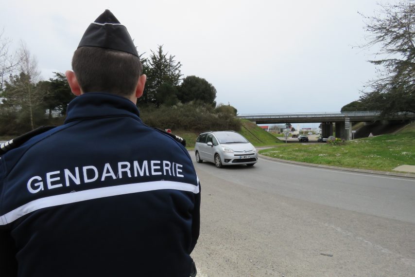 contrôle-gendarmes-854x569