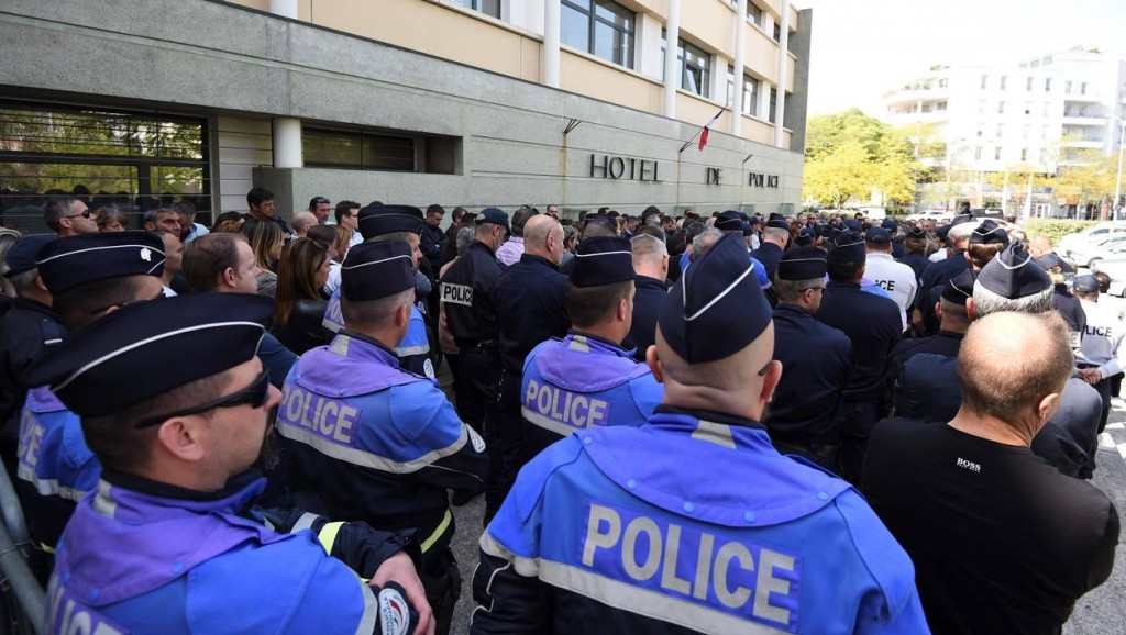 FRANCE-SUICIDE-POLICE-CEREMONY