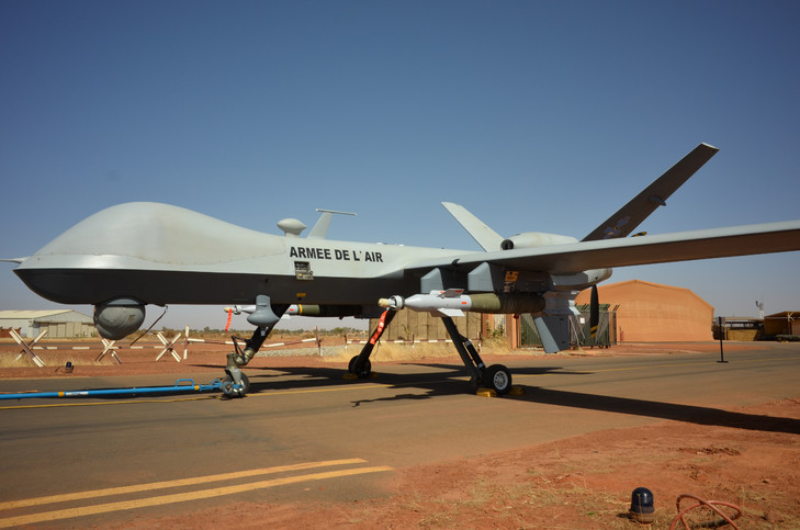 drone-Reaper-armee-francaise-equipe-bombes-GBU-12-250-aerienne-Niamey-Niger-15-decembre-2019_0_729_483