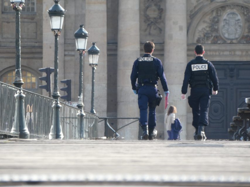 paris-police-confinement-unite-brf-dspap-dopc-prefecture-castaner-masques-gants-protection-cas-policiers-contamines-854x641