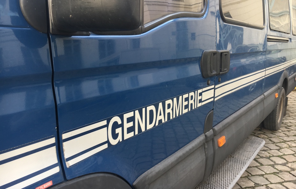 960x614_un-camion-de-gendarmerie-illustration