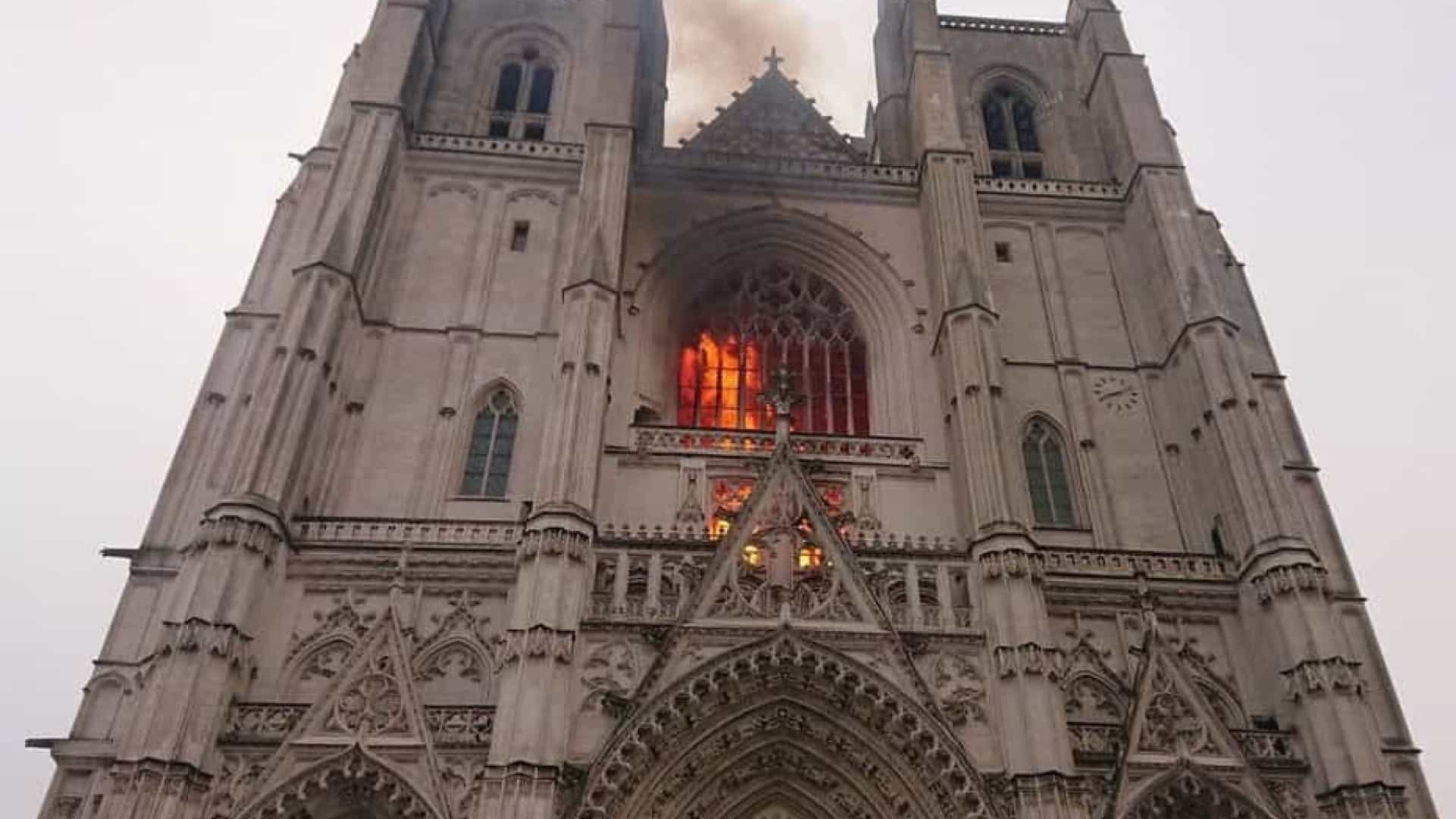 cathedrale-nantes-feu-incendie