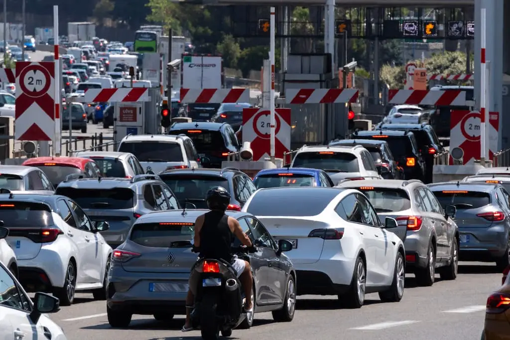 Jusqu’à 910 euros par an : vers une nouvelle taxe pour tous les automobilistes ?
