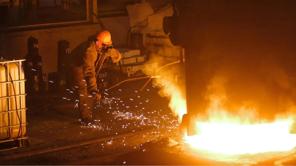 L’État regarde mourir la Fonderie de Bretagne, encore un savoir-faire industriel français qui part à la casse