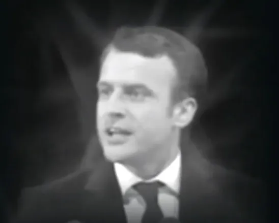 Le temps des assassins et l’hologramme Macron – Xavier Poussard répond aux questions de Rivarol