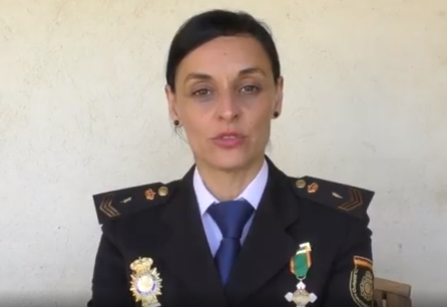 Sonia Vescovacci veut toujours croire dans le basculement des policiers  et gendarmes du côté de la Vérité et contre l’oligarchie totalitaire