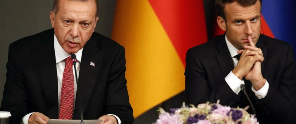« Croyez-moi, l’homme qui est à la tête de la France est incompétent et malhonnête » – Tayyip Erdogan