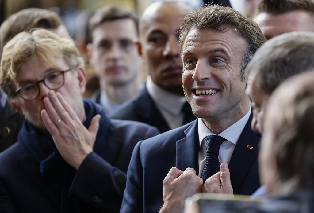 Un journal britannique annonce la fin d’Emmanuel Macron et moque ses envies présumées d’un troisième mandat