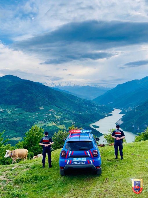 Patrouille de gendarmerie à Artvin, là où le vert et le bleu se rencontrent